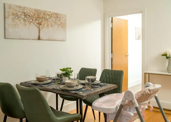 Stunning 3 Bedroom Flat, With Parking, Sleeps Six, Near Greenwich Park
